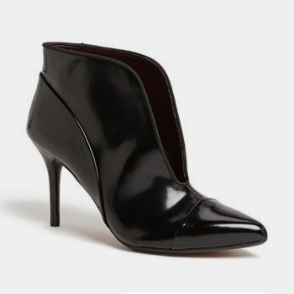 Report Signature Black Stilleto Booties Gently Used Size 9